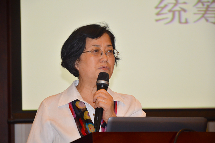 8清华大学杨燕绥教授作了题为《医保支付改革与医疗服务治理》的报告.JPG