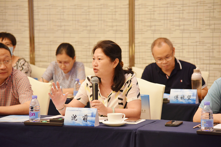 各位专家学者针对不同的课题提出了研究意见和建议 (4).JPG
