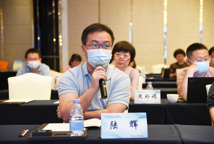 DSC_18 江西省卫健委药政处副处长陆辉作经验分享.JPG